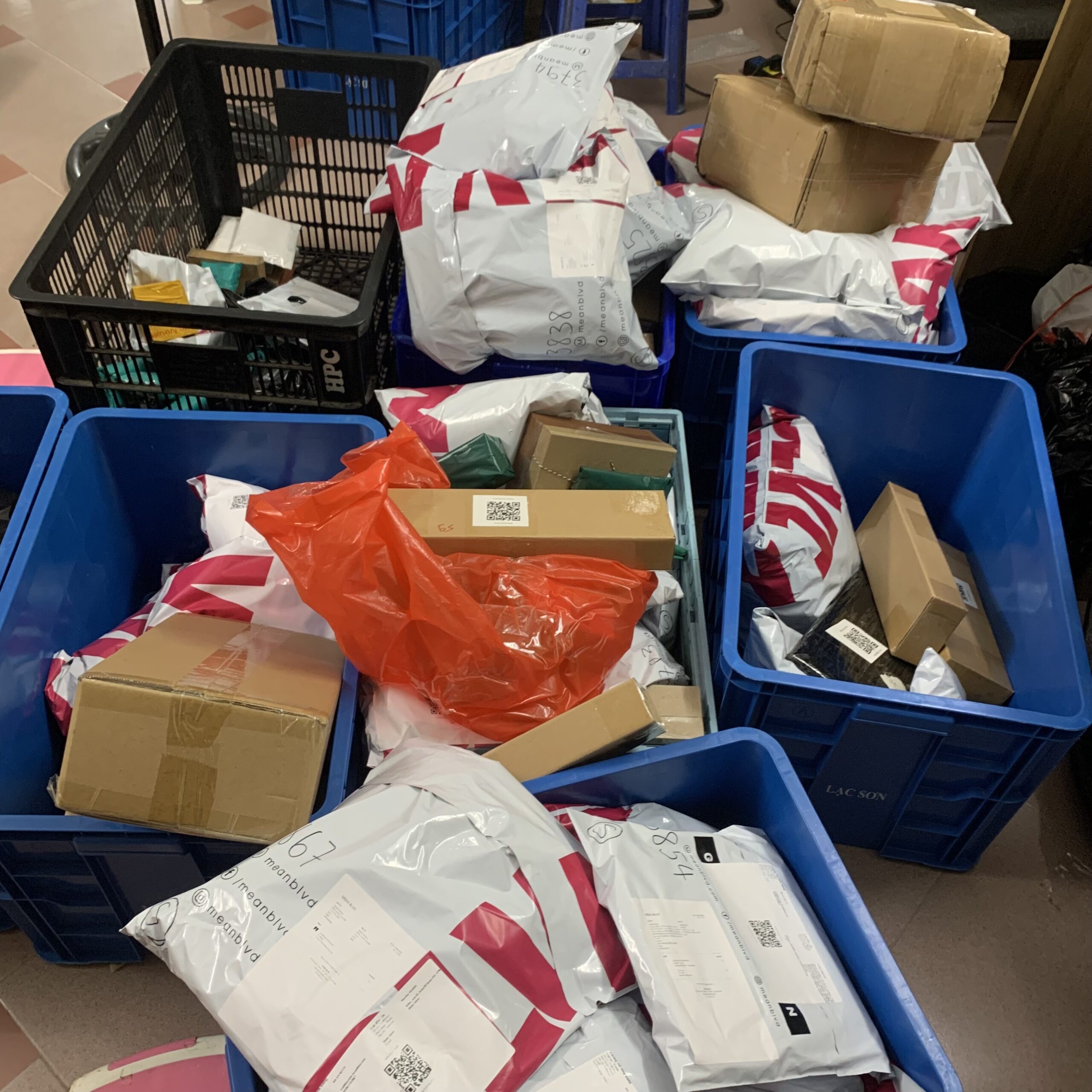 Dịch như thế này gửi hàng đi Mỹ tại Hà Tĩnh ở đâu?